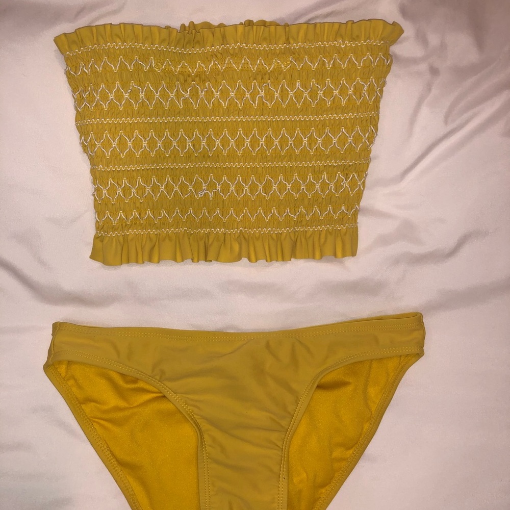 Yellow tube top bikini set!